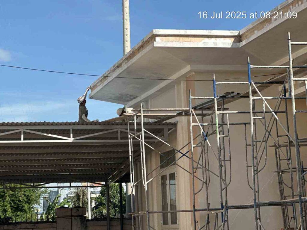 Thi công Đảng ủy